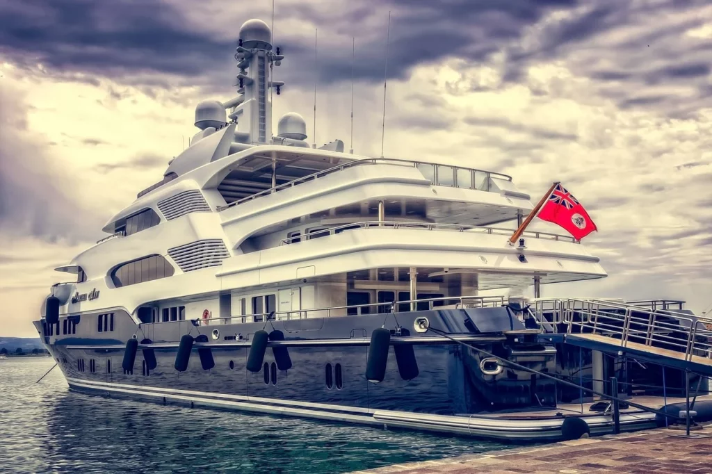 The Benefits of Chartering a Yacht